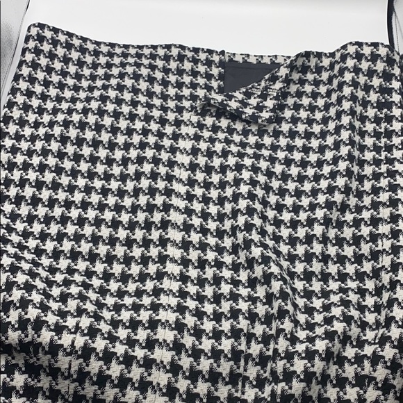 J. G. Hook Houndstooth Pencil Skirt - Picture 4 of 5